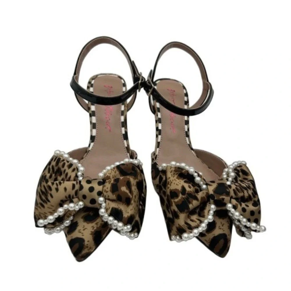Betsey Johnson Felipe Pumps Women's Size 6 Leopard Pearl Bow Kitten Heel Shoes - Picture 3 of 6